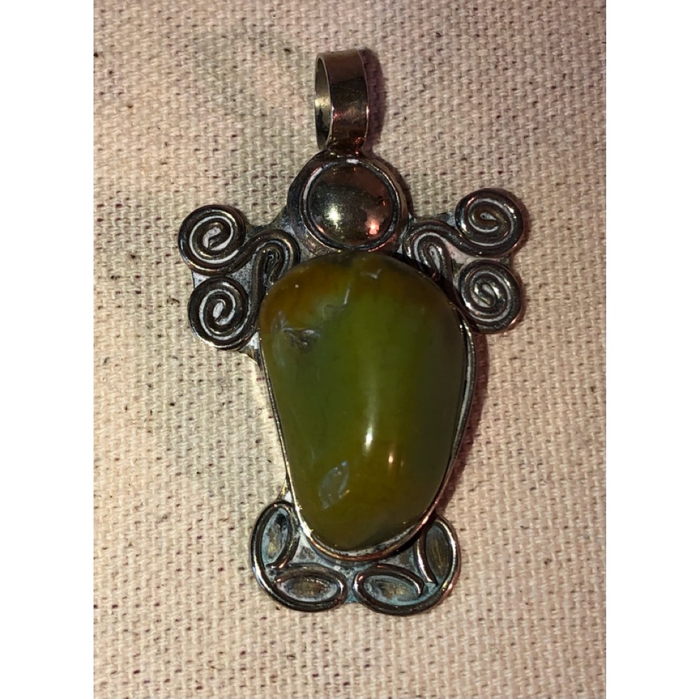 Vintage Green Turquoise & Tibetan Silver Tone Pendant - Picture 3 of 9